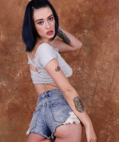 Taylor Evanchak model erotic archive