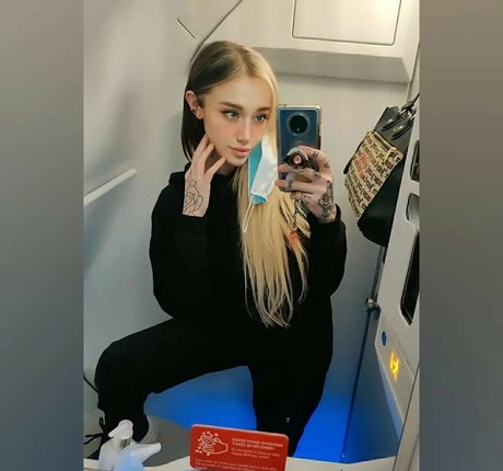 toranine pornographic actress image