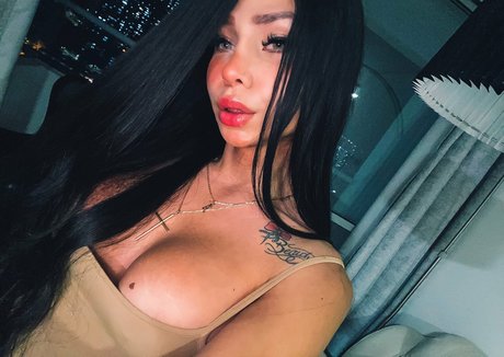 Alejarabbittx pornstar sex pic