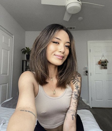 Crybabyiris model hd gallery