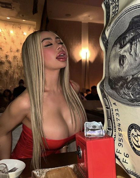 Trophyslut hd pornstar photos