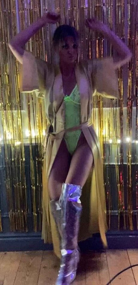 Morgana Robinson hot model pictures