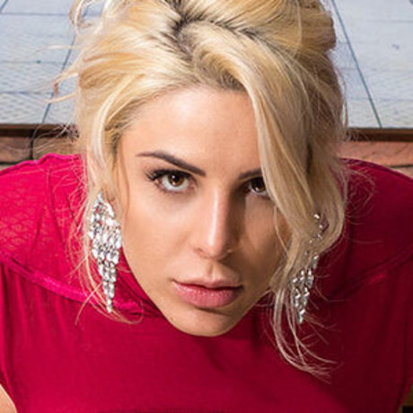 Caroline Junqueira hd actress pics