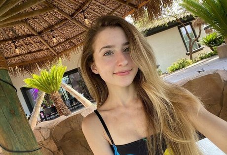 RyyFyy pornstar exclusive photos