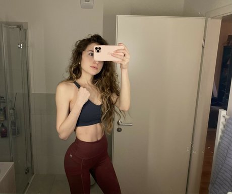 RyyFyy star hot image