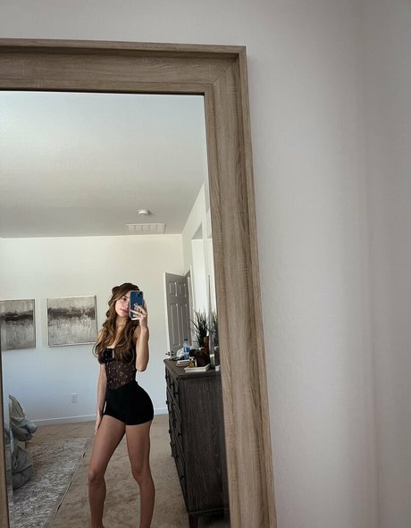 RyyFyy nude actress images