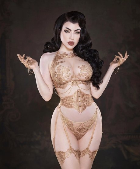 Threnody In Velvet pornstar perfect images