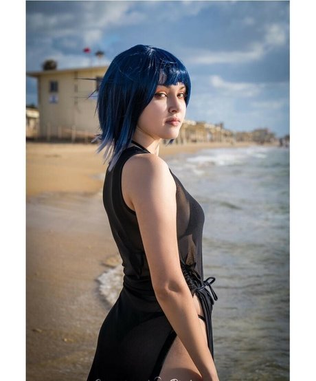 Emily Cos high quality actress images