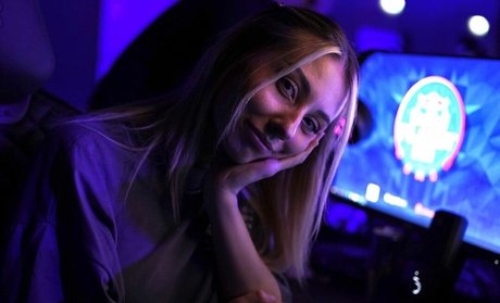 veylaneey erotic pornstar img