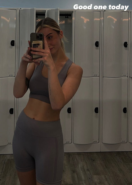 veylaneey adult actress photo