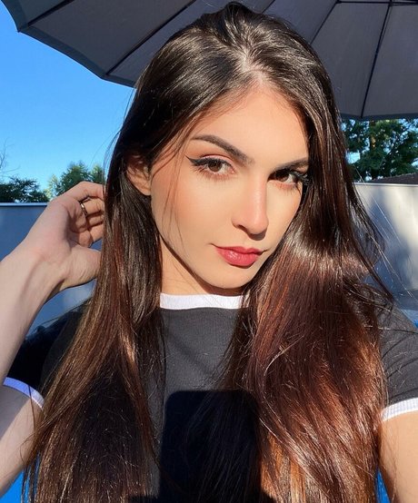 Angela Moraes star high quality images