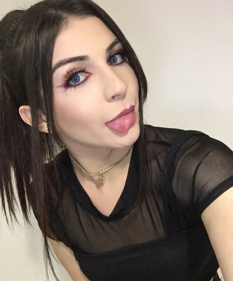 Angela Moraes star high quality pics