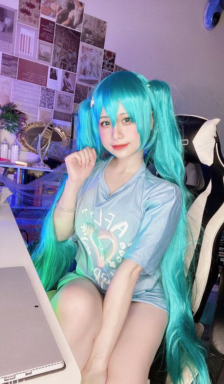 Ririboni adult model gallery