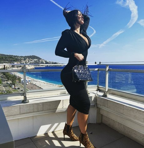 nadine djelassi hd pornstar img