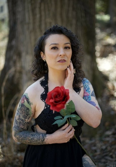 LadyDevann hot star image