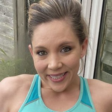 Isabellalee84 erotic star img