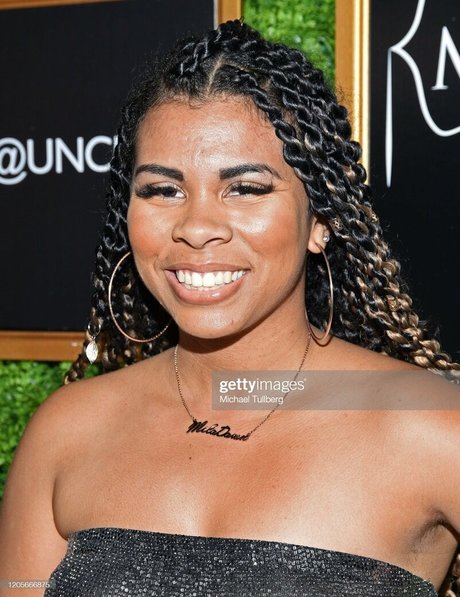 Miladawn hot model img