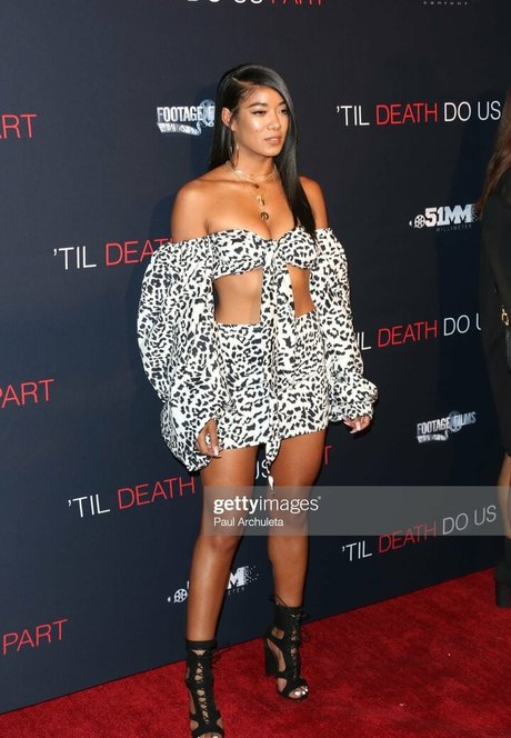 Mila J sexy actress images