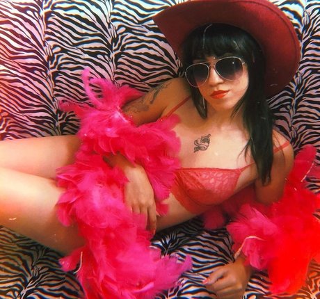 WildestDevil model pornographic photos