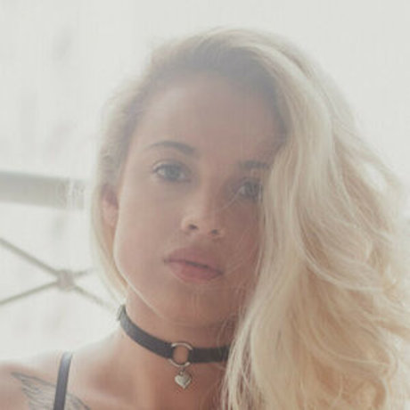 Karoline Weide top model pictures