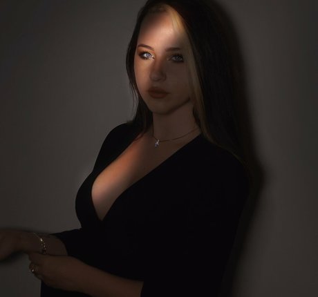 Shakaam model sex picture