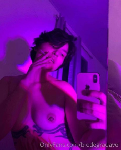 Bi0degradavel beautiful model pic