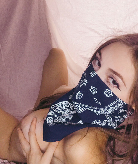 Xqueenmaeve pornstar adult picture