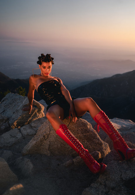 Naki Kaching porn model images