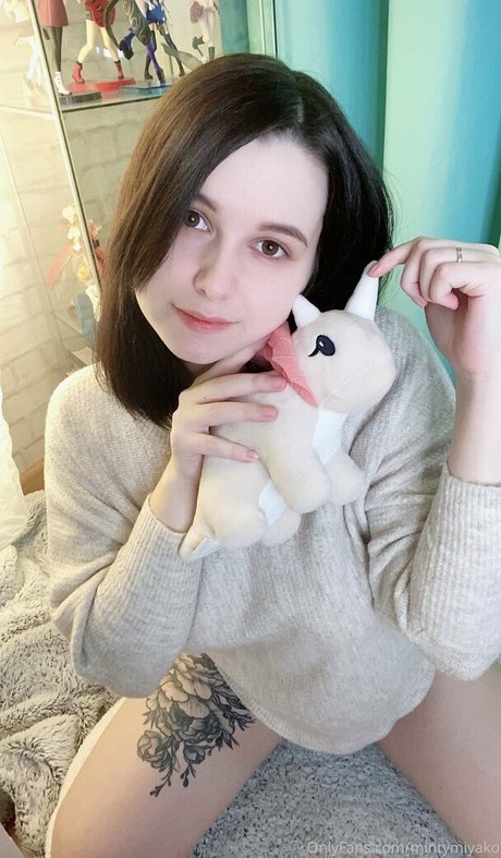 MintyMiyako model adult photo