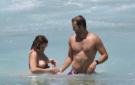 Bbie Chtfield model sex picture