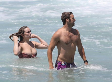 Bbie Chtfield star nude pic