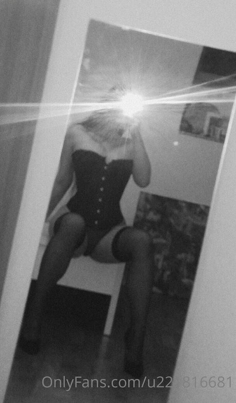 xoxoshawtyxoxo star naked photo