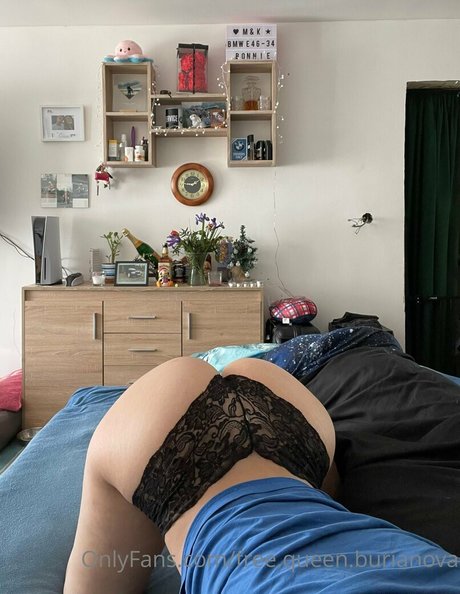 queen burianova pornstar high quality images