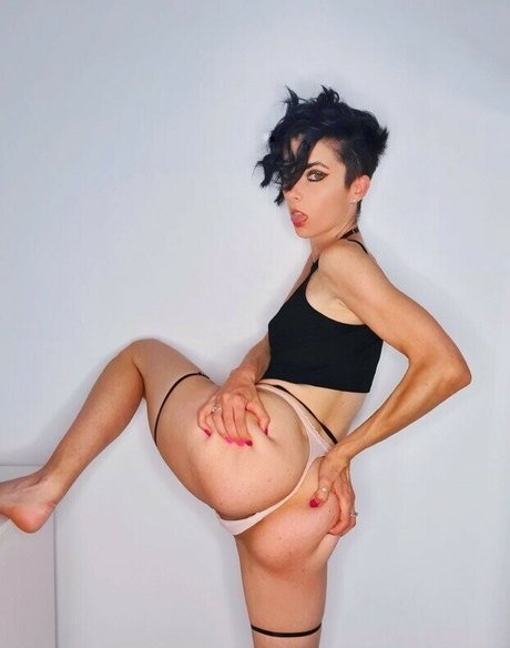 BellaSabini free pornstar photo