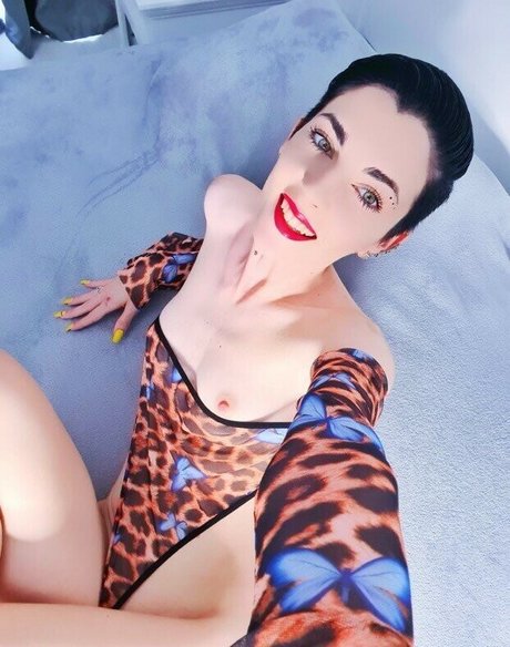 BellaSabini erotic model photo