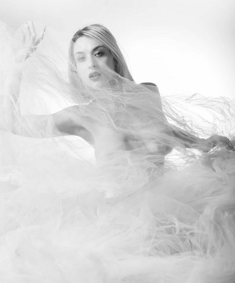 Lorih Caradonna star adult image