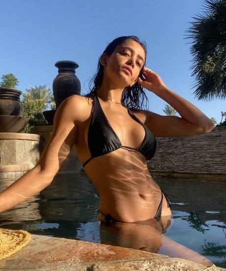 VenusV xxx star pics