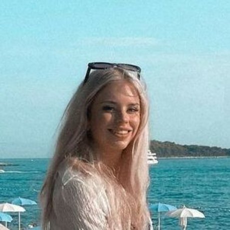 beautiful asian onlyfans adult pic