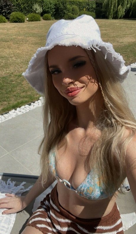 Britnyellen sexy star images