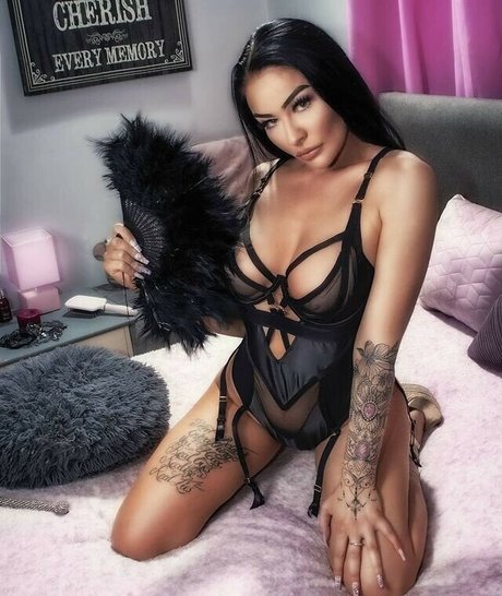 Reign Chaos pornstar nude img