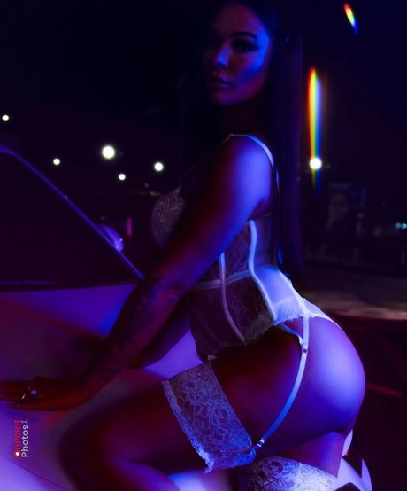 Reign Chaos nice actress image