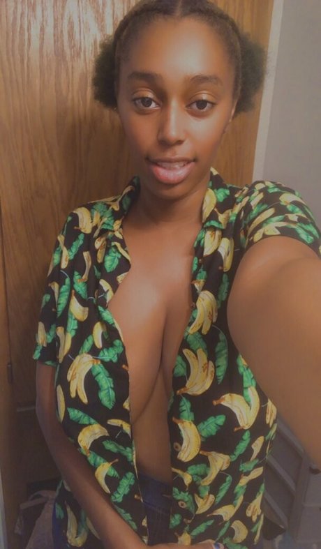 AmineBoobs69 adult star photo