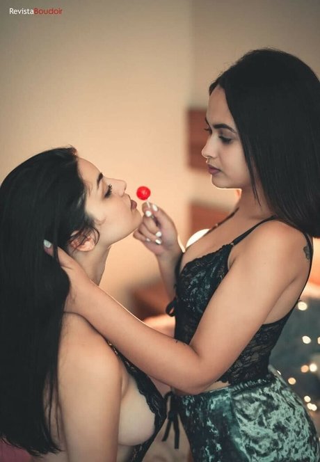 Daphine Quintanilha erotic actress pics