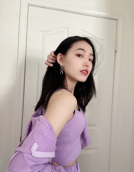 Yoojin nude model picture