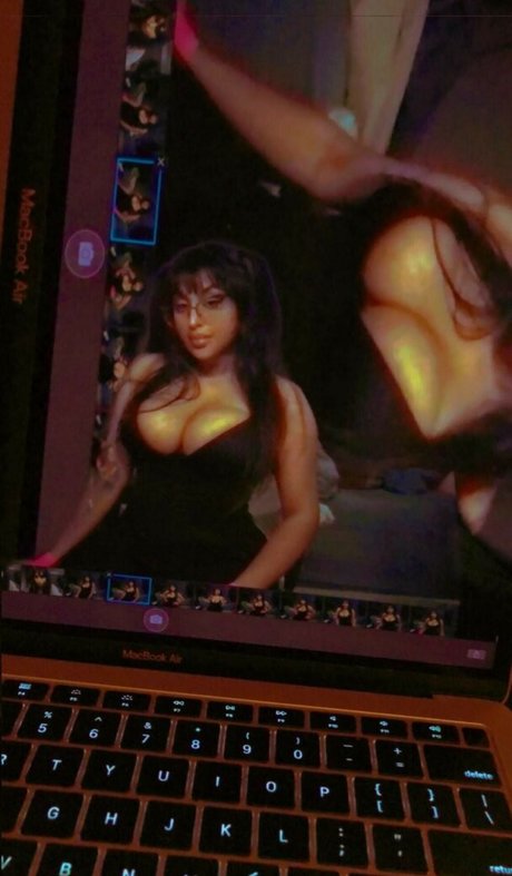 Ninathepony model hd pictures