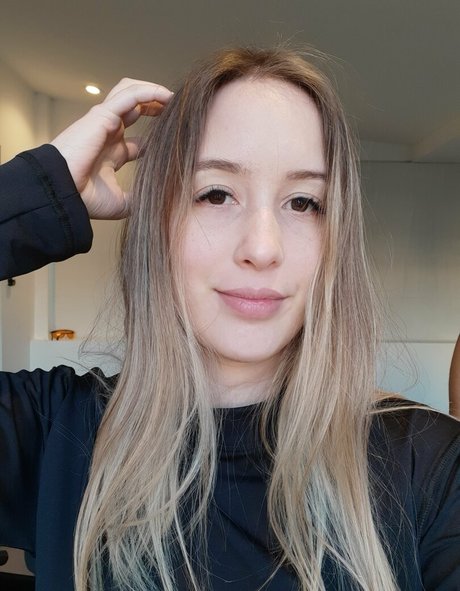 allaboutanny1 model sex image