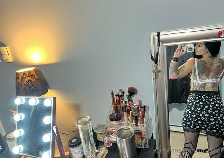 Little Doll art model picture