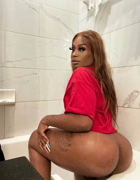 Hatedrobyn model xxx pic