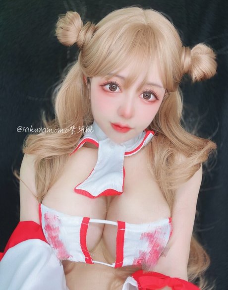 Sakuramomo sexy model gallery