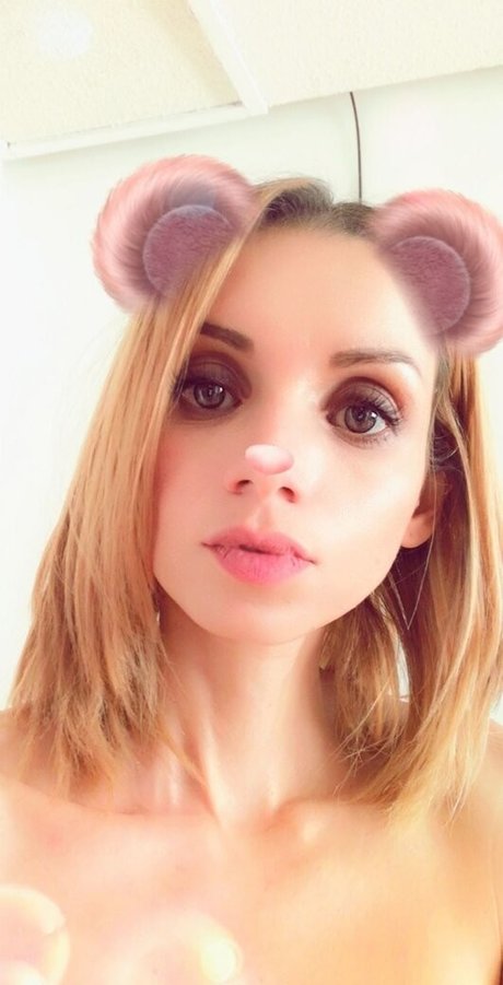 xxxcaligulaxxx star nude img